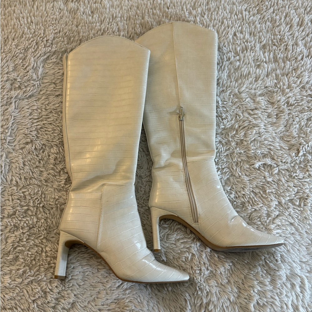 Express Cream Heeled Boots Contemporary Silhouette